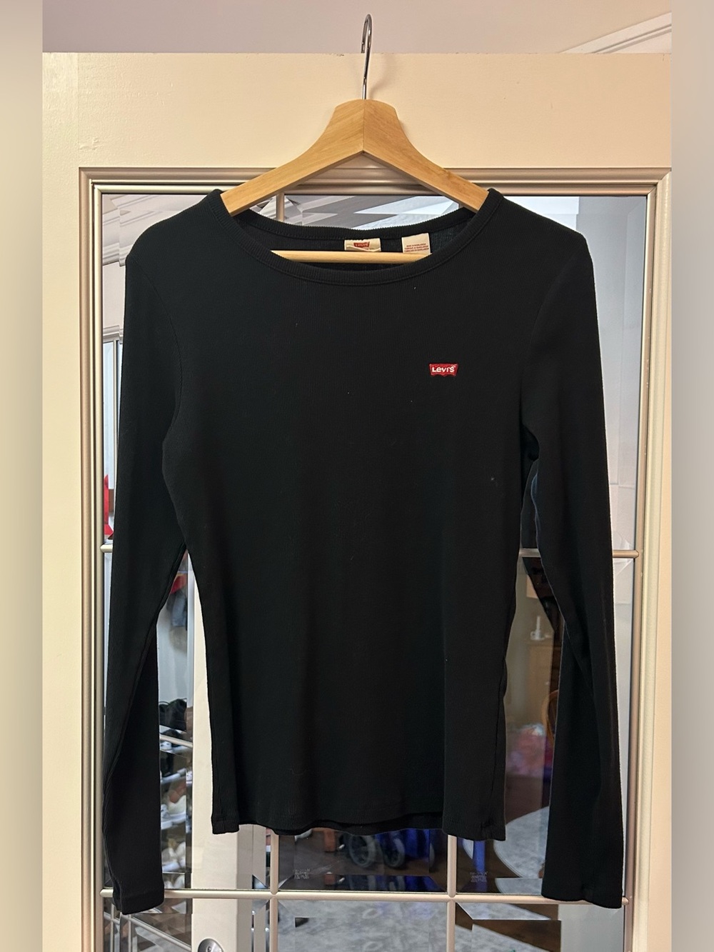 Levi's Black Long-Sleeve Slim Crewneck Top- worn a few times